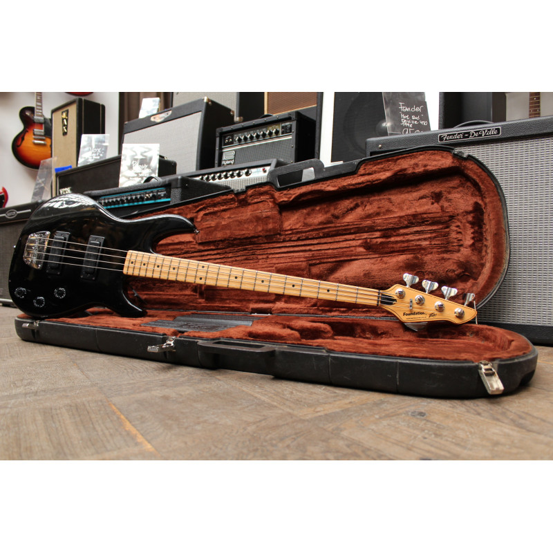 1989 Peavey Foundation Bass black