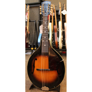 Gibson A-00 mandolin sunburst -36 serial 1005B6, beg. (Stockholm)