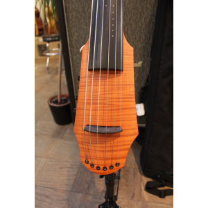 2010´s NS Design CR6-CO-AM 6-string Electric Cello amber