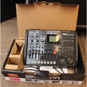 USED Zoom R8 Recorder