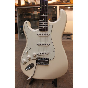 2016 Fender Standard Stratocaster Left-Handed arctic white RW